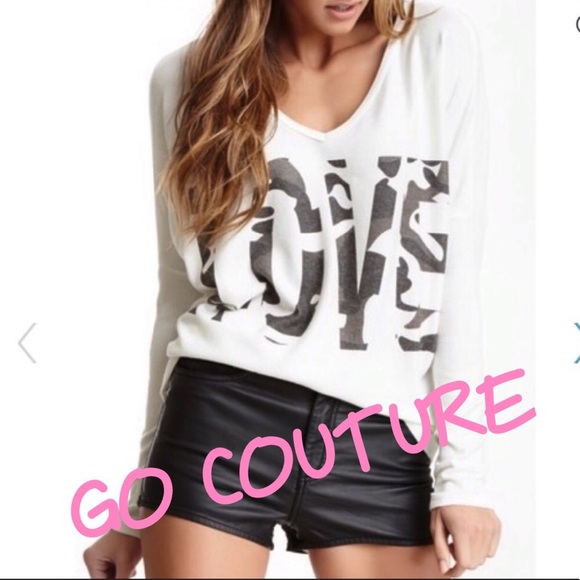 Go Couture Tops - GO COUTURE GRAPHIC LOVE V NECK PULLOVER NWT